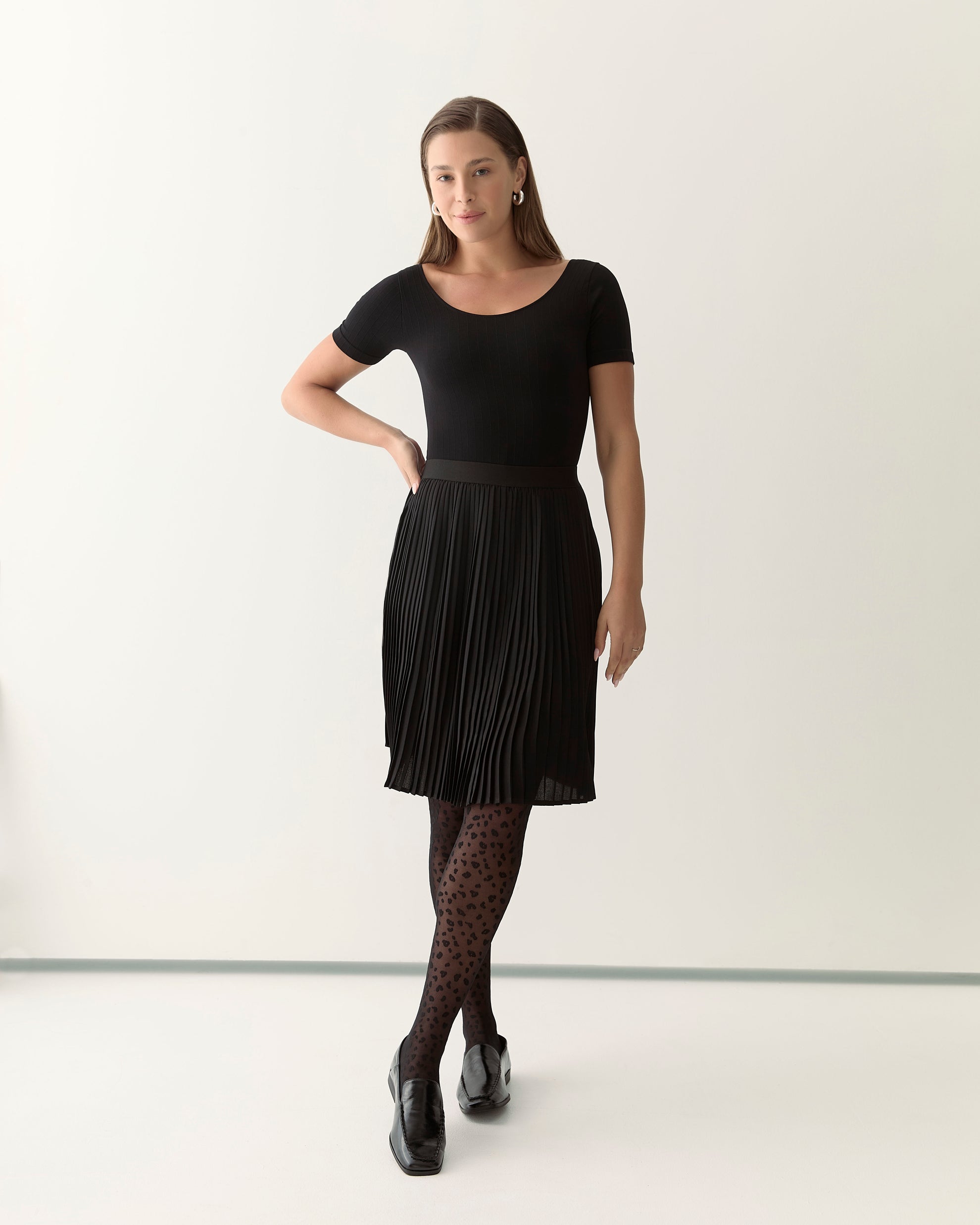 Knee-Length Pleated Skirt In Black