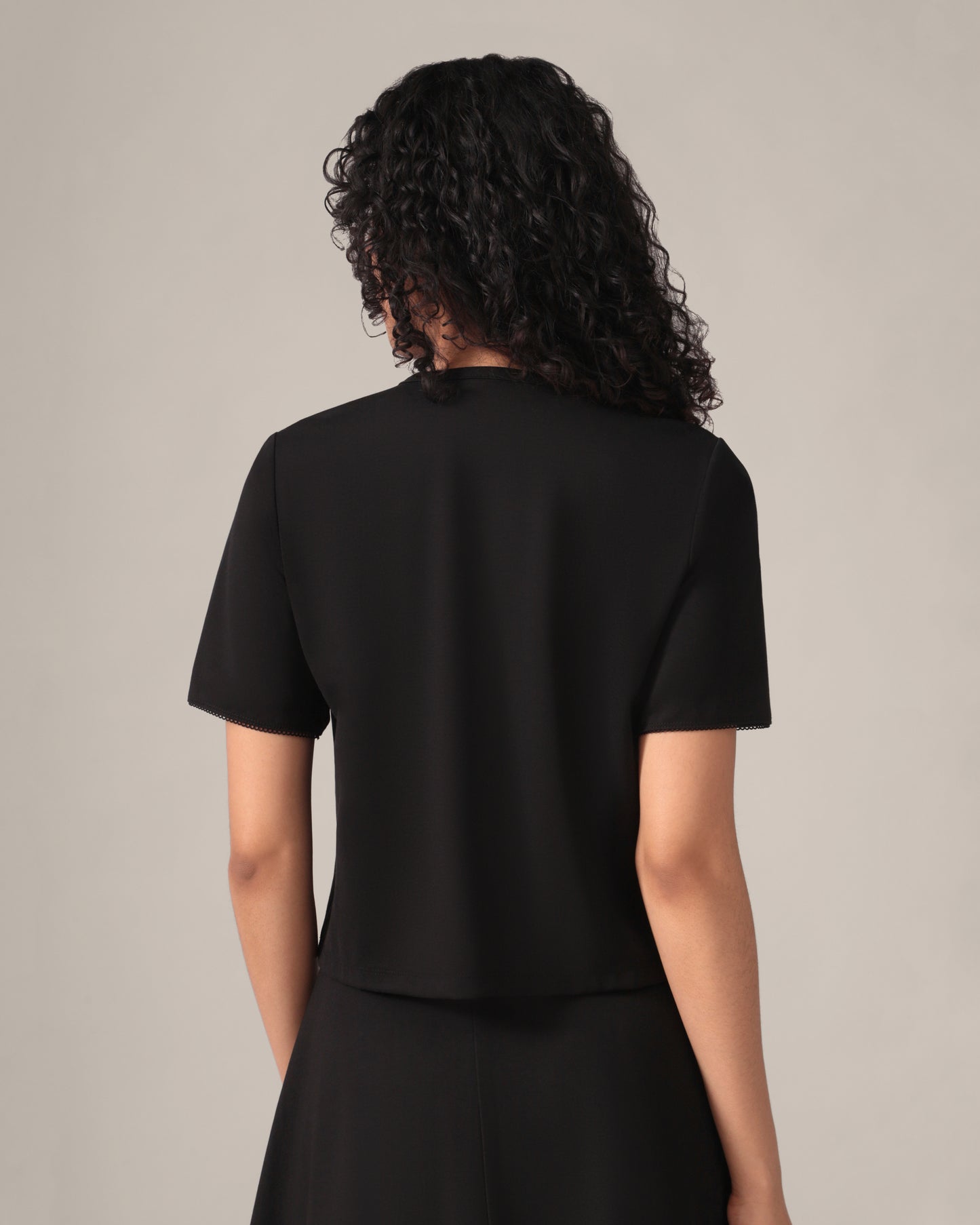 The Perfect Tee - Light Ease knit in Black