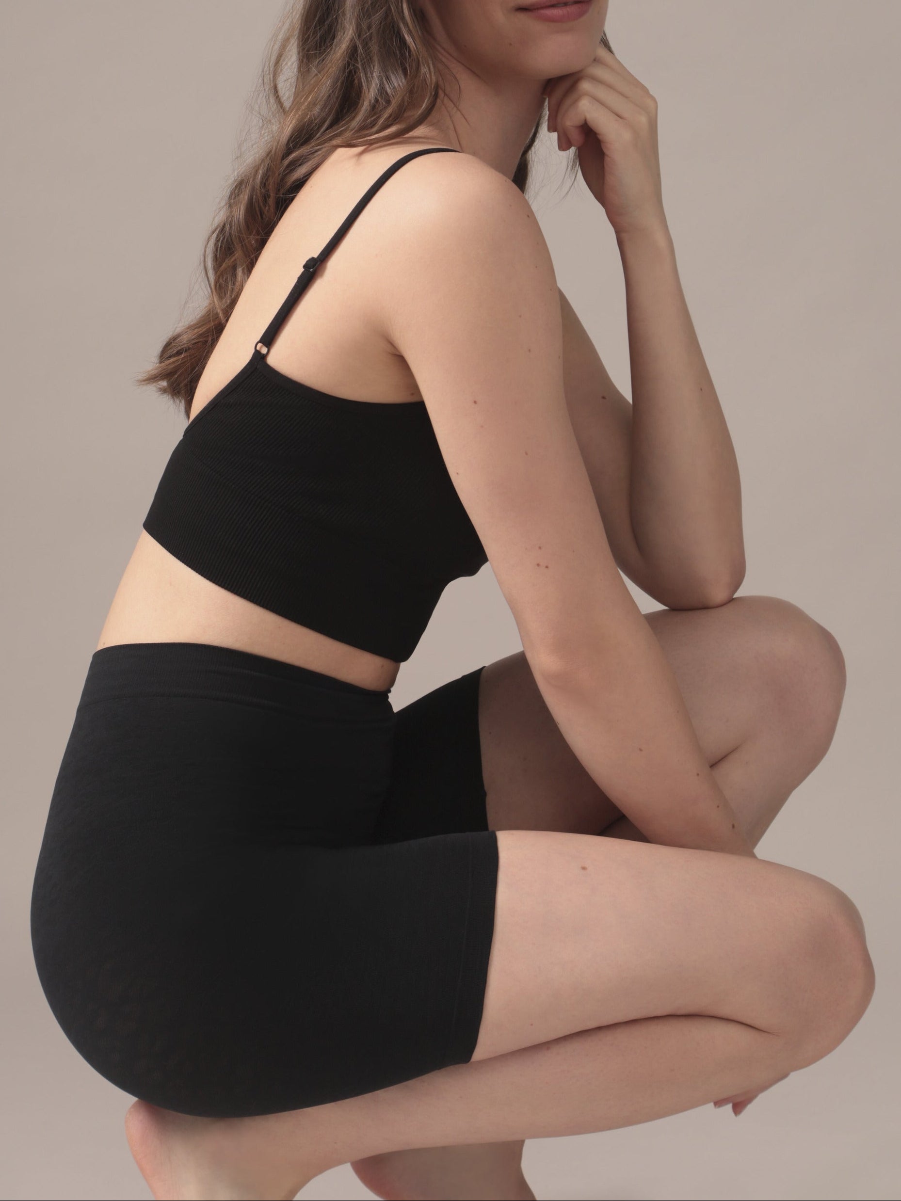 Seamless Cropped Cami in Black